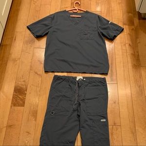 Greys anatomy scrubs (grey color)